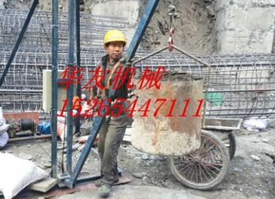點擊查看詳細(xì)信息<br>標(biāo)題：華友機(jī)械建筑 挖樁 打井用小吊機(jī) 閱讀次數(shù)：7036